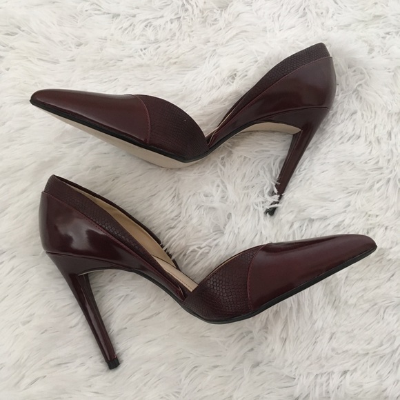Zara Shoes - Zara basic burgundy pumps. Size 40